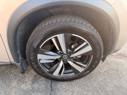 Used 2021 Nissan Rogue SL w/ Premium Package image 15