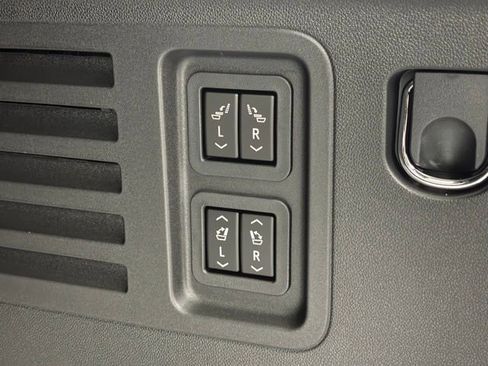 New 2026 Buick Enclave Avenir image 14