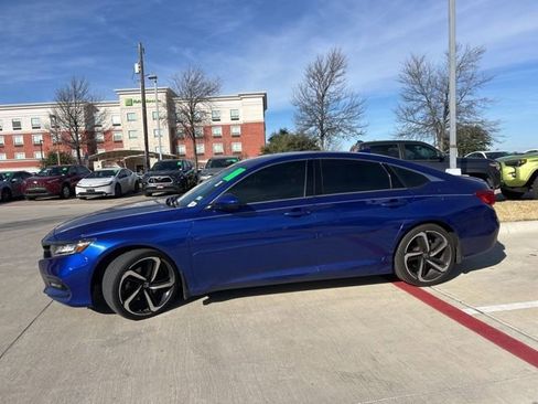 Used 2018 Honda Accord Sport image 6