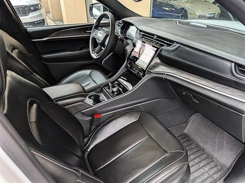 Used 2024 Jeep Grand Cherokee Limited 4xe image 4