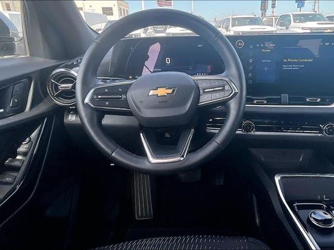 Used 2026 Chevrolet Equinox LT FWD image 5