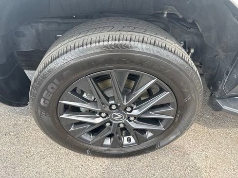 Used 2024 Lexus GX 550 w/ Cold Area Package AWD/4WD image 15