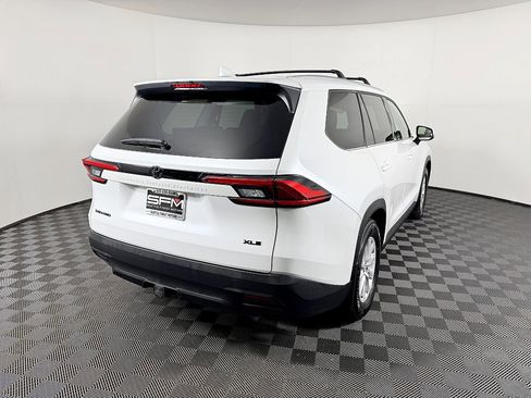 Used 2024 Toyota Grand Highlander XLE image 8