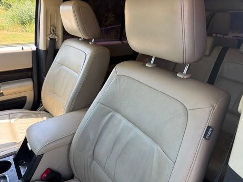 Used 2014 Ford Flex SEL w/ Equipment Group 202A FWD image 9