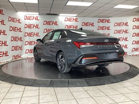 New 2026 Hyundai Elantra Limited FWD image 5