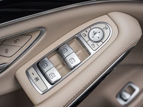 Used 2018 Mercedes-Benz S 560 4MATIC Sedan image 40