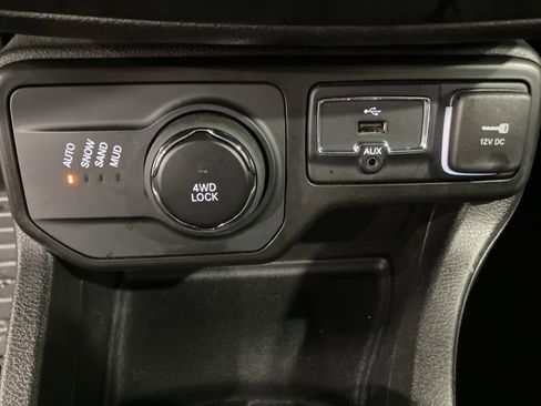 Used 2023 Jeep Renegade Latitude image 18