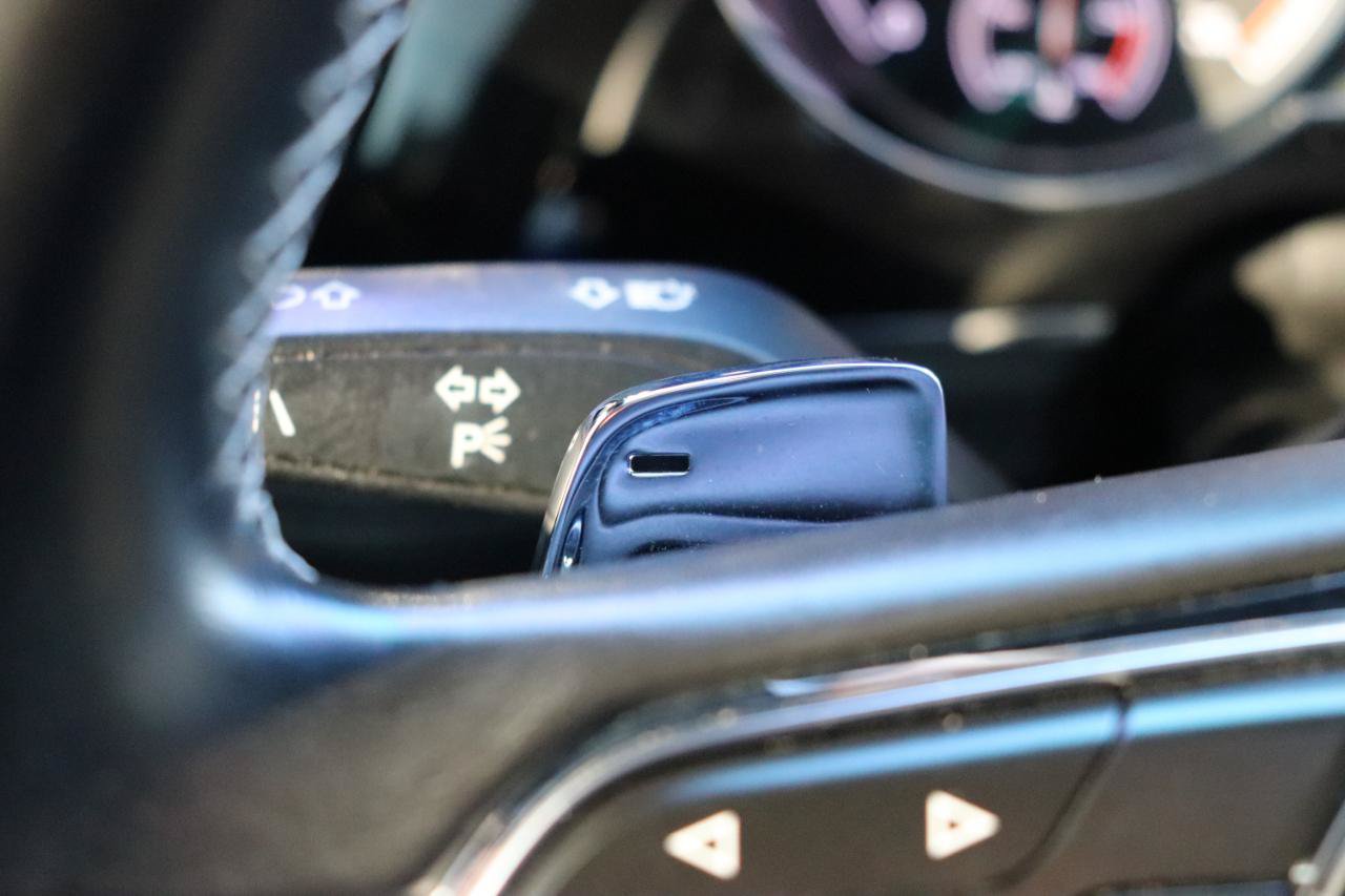 Used 2018 Bentley Bentayga AWD/4WD image 36