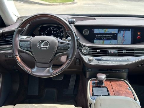 Used 2019 Lexus LS 500 w/ Interior Upgrade Package RWD image 19