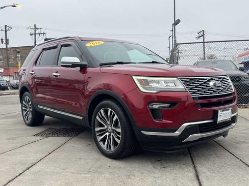 Used 2018 Ford Explorer Platinum image 3