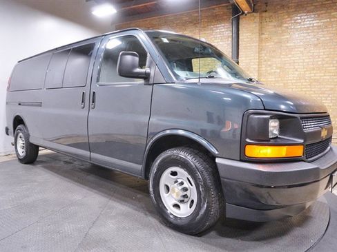 Used 2017 Chevrolet Express 3500 LS RWD image 5