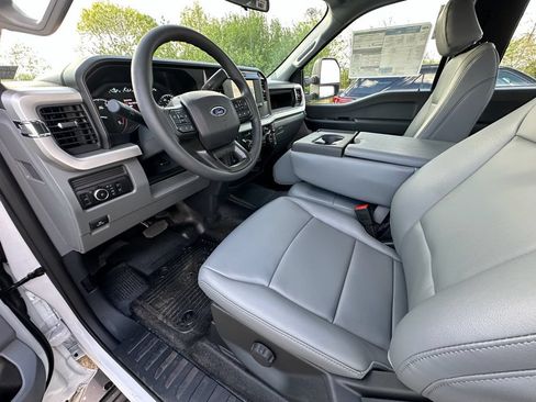 New 2026 Ford F250 XL w/ XL Chrome Package AWD/4WD image 15