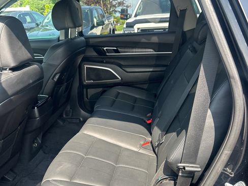 Used 2023 Kia Telluride EX AWD/4WD image 4