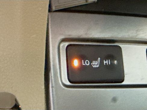 Used 2013 Acura ILX w/ Premium Package image 19