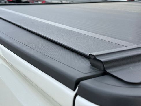 Used 2018 Chevrolet Silverado 1500 High Country image 32