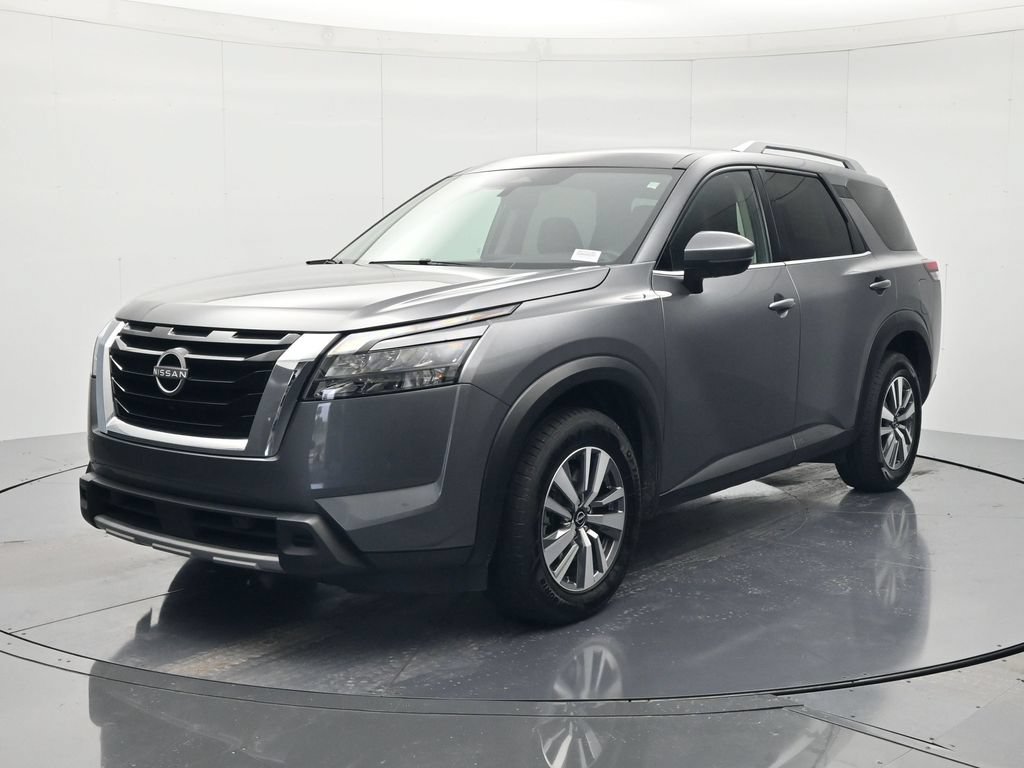 Used 2025 Nissan Pathfinder SL AWD/4WD image 1