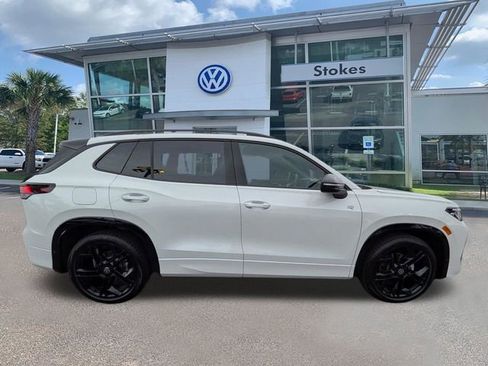 New 2026 Volkswagen Tiguan SE R-Line FWD image 4