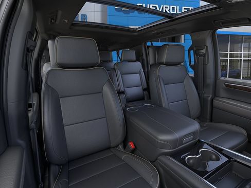 New 2026 Chevrolet Suburban Premier AWD/4WD image 16