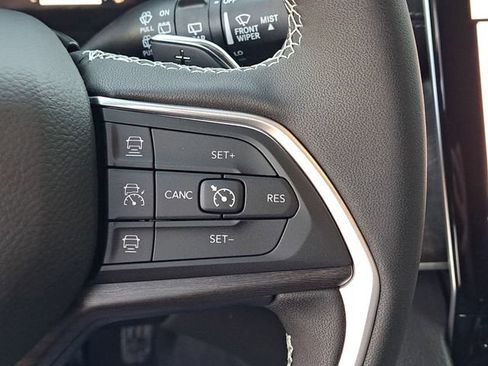 New 2025 Jeep Grand Cherokee Limited image 10