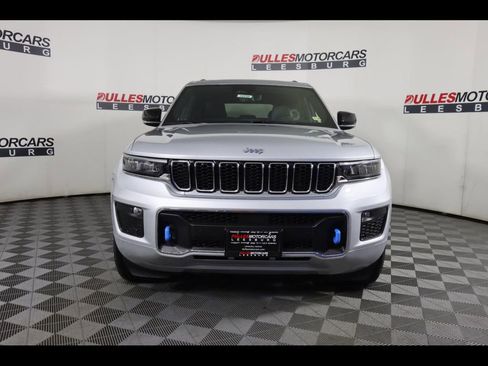 New 2024 Jeep Grand Cherokee Overland w/ Luxury Tech Group IV AWD/4WD image 8