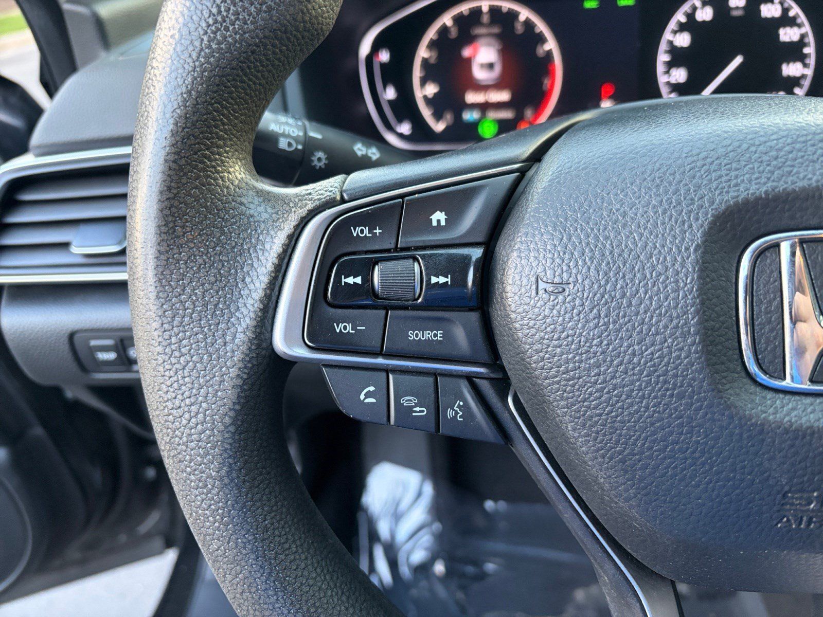 Used 2019 Honda Accord LX image 14