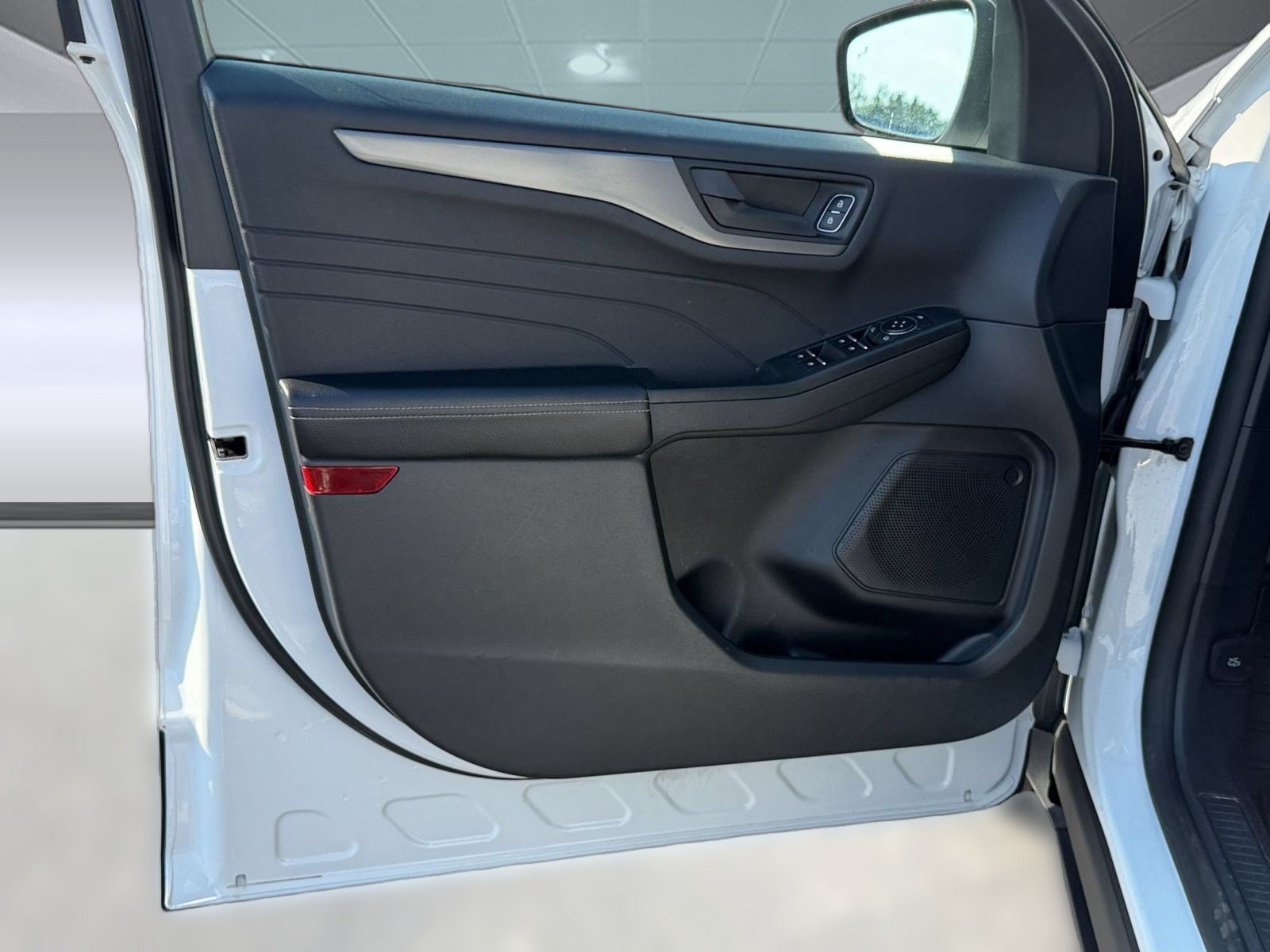 Used 2025 Ford Escape Active FWD image 17