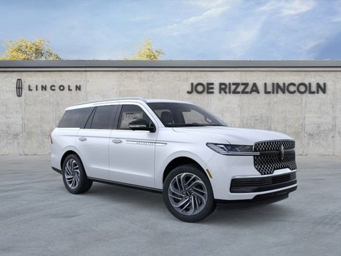 New 2025 Lincoln Navigator Reserve AWD/4WD image 7
