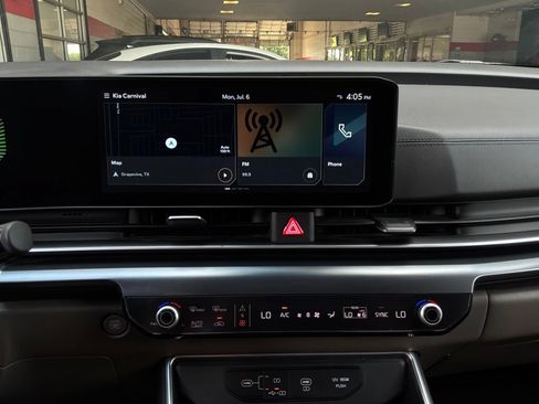 Used 2026 Kia Carnival FWD image 29