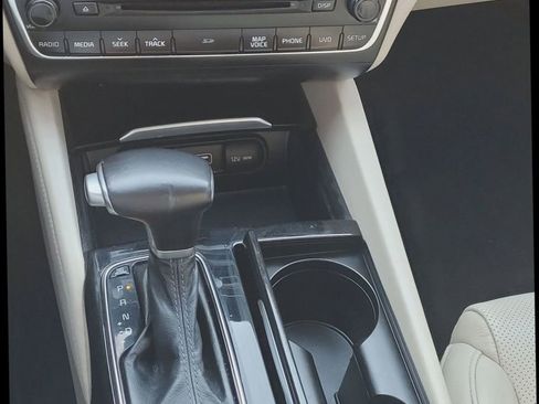 Used 2017 Kia Cadenza Premium w/ Luxury Package image 22