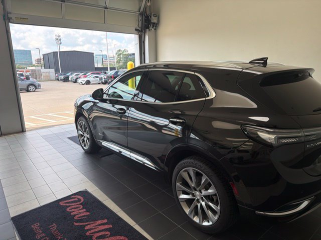 Used 2021 Buick Envision Avenir w/ Technology Package II FWD image 4
