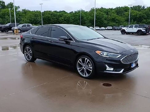 Used 2020 Ford Fusion Titanium AWD/4WD image 2
