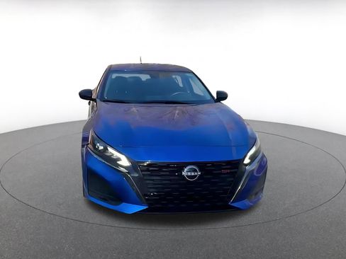 Used 2025 Nissan Altima 2.5 SR image 4