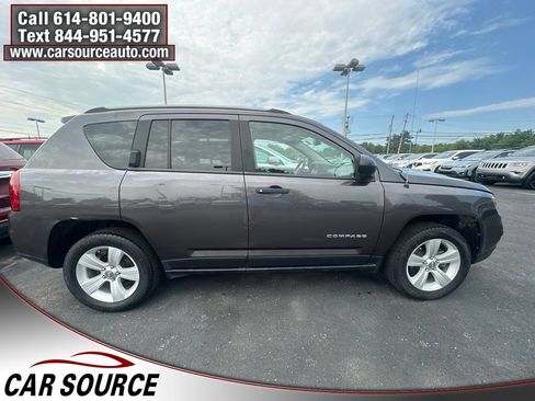Used 2017 Jeep Compass Sport AWD/4WD image 5