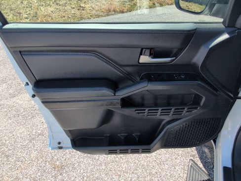 Used 2025 Toyota Tacoma Limited image 17