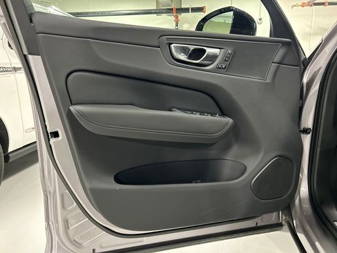 Used 2026 Volvo XC60 B5 Core w/ Protection Package Premier AWD/4WD image 9