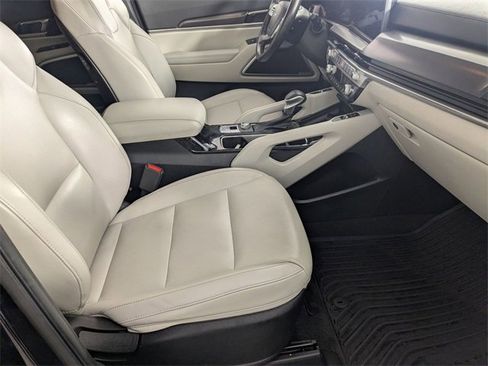 Used 2024 Kia Telluride S image 33