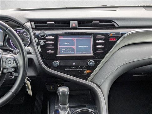 Used 2018 Toyota Camry SE image 14