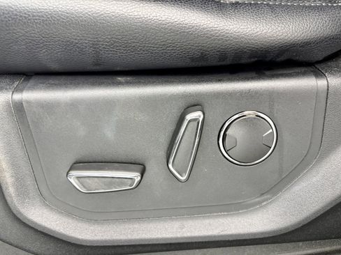 Used 2019 Ford Expedition Limited image 12