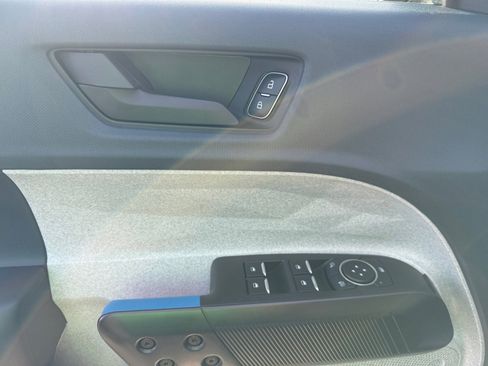 Used 2025 Ford Maverick XLT w/ XLT Luxury Package image 17