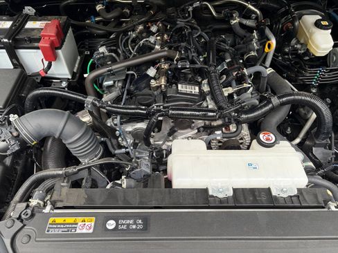 Used 2025 Toyota 4Runner TRD Off-Road AWD/4WD image 32