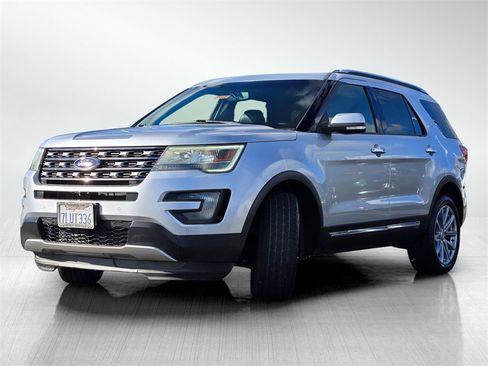 Used 2016 Ford Explorer Limited image 8