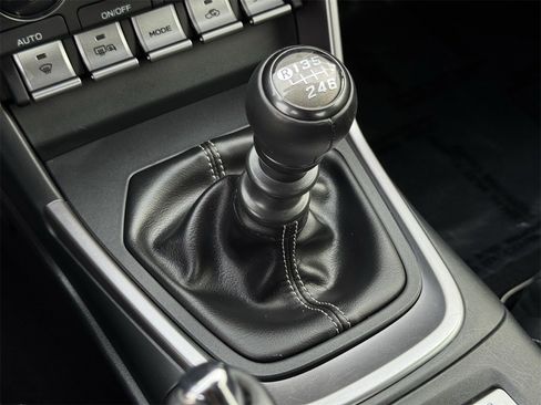 Used 2025 Toyota GR86 Premium image 17