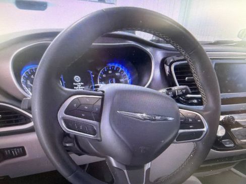 Used 2023 Chrysler Voyager LX FWD image 10