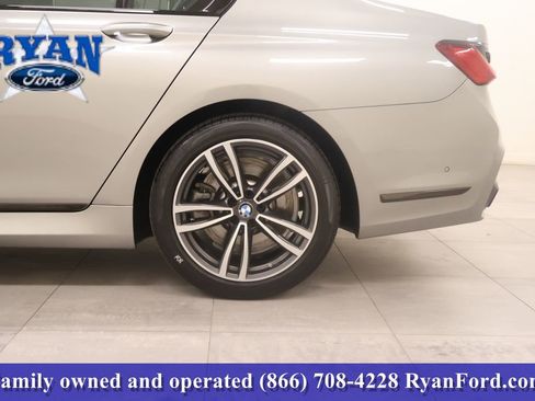 Used 2022 BMW 750i xDrive w/ Executive Package image 36