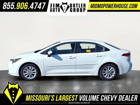 Used 2023 Toyota Corolla LE w/ LE Convenience Package image 2