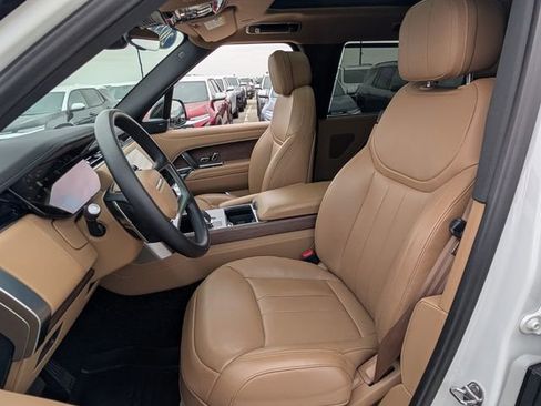 Used 2025 Land Rover Range Rover Long Wheelbase SE image 3