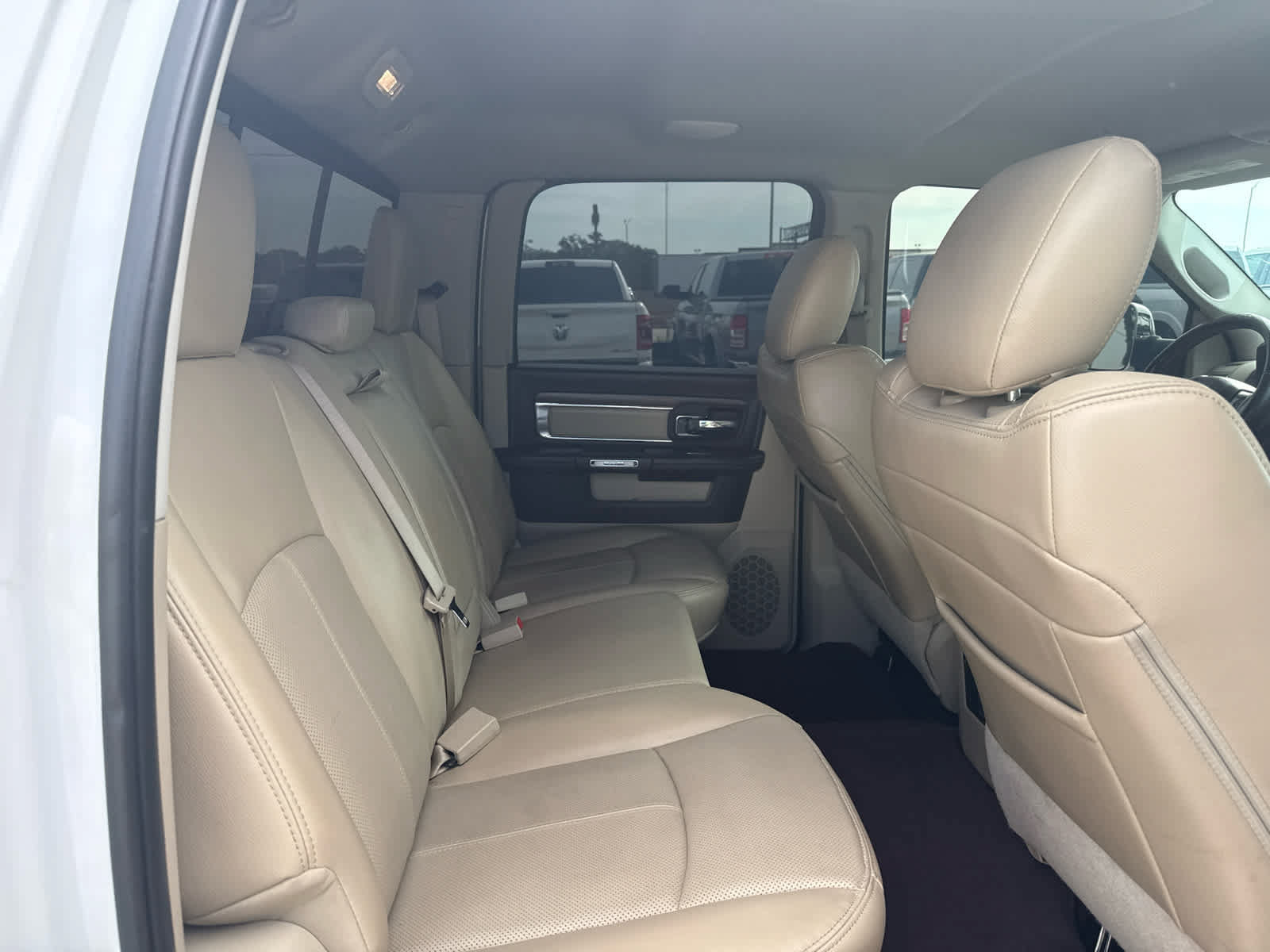 Used 2018 RAM 1500 Laramie w/ Convenience Group AWD/4WD image 9