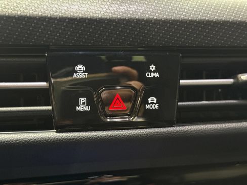 Used 2024 Volkswagen Golf R AWD/4WD image 29