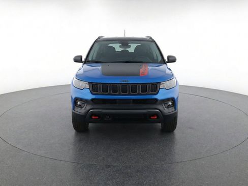 Used 2025 Jeep Compass Trailhawk AWD/4WD image 2