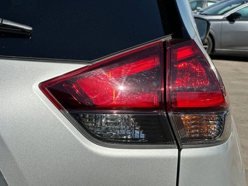 Used 2020 Nissan Rogue SV w/ Premium Package FWD image 35